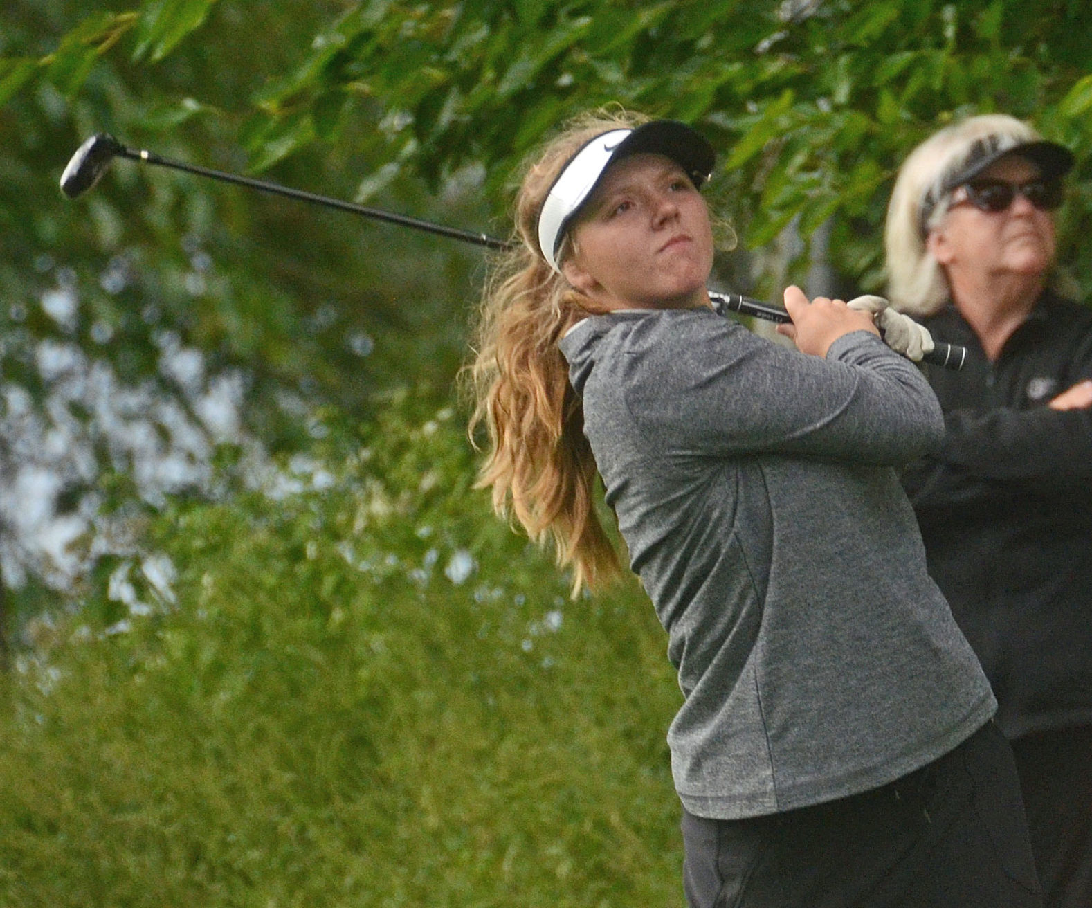 Kayla Gray tee shot